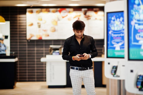 How Digital Signage Is Transforming Communication in Hospitality Venues