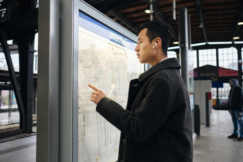 Digital Signage in Transportation Hubs: Enhancing User Experience