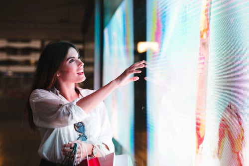 Digital Signage Software Trends for 2025: Key Insights