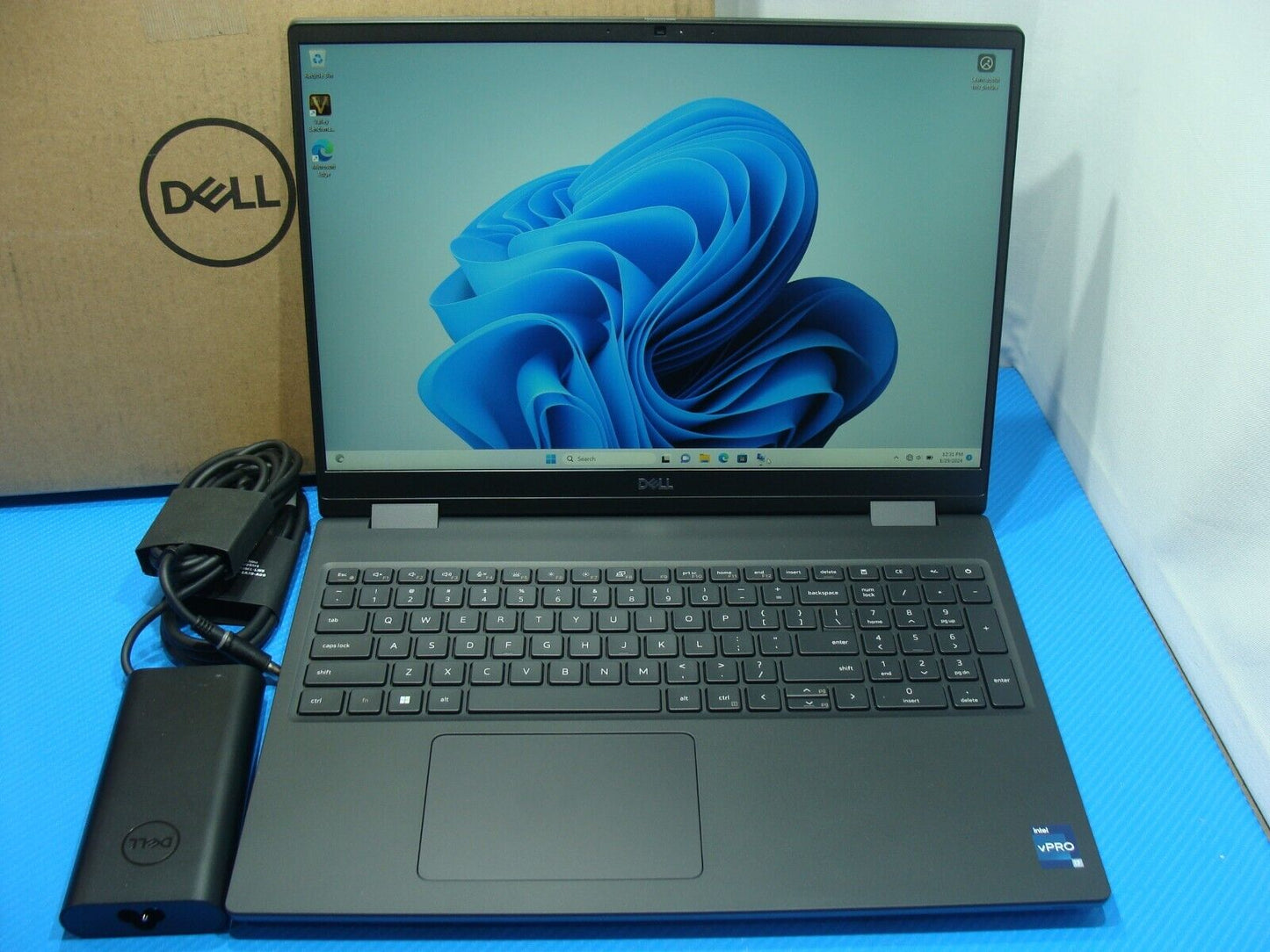 Ordinateur portable Dell Precision 7680 i7-13850HX 32 Go, SSD 512 Go, RTX 2000, écran 16" Full HD+