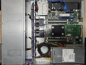 Serveur Edge Lenovo ThinkSystem SE350 Xeon D-2143IT, 48 Go de RAM, 2 SSD de 1,92 To