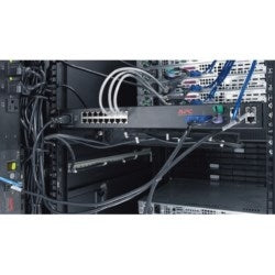 Câble de gestion de l'alimentation APC KVM vers PDU commuté en rack - 1,83 m