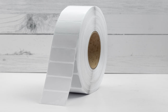 Étiquettes en polyester transparent Brother 2 po x 1 po, diamètre extérieur 8 po, 6 215 étiquettes/rouleau, 4 rouleaux/boîte