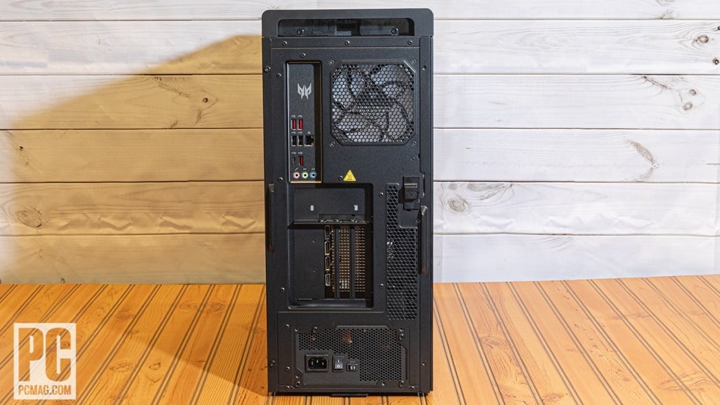 Ordinateur de bureau ACER PO7-650-UR11 Core i7-13700K RTX 4080 32 Go, disque dur 2 To, SSD 1 To