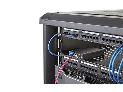 The StarTech ET91000SM10 is a high-performance Gigabit Ethernet media converter designed to extend network connections over long distances. It uses single-mode LC fiber to deliver a maximum transfer distance of up to 10 km (6.2 miles), ideal for enterprise or industrial networking deployments. This converter can operate as a standalone device or be installed in a chassis, offering flexible deployment in diverse environments.