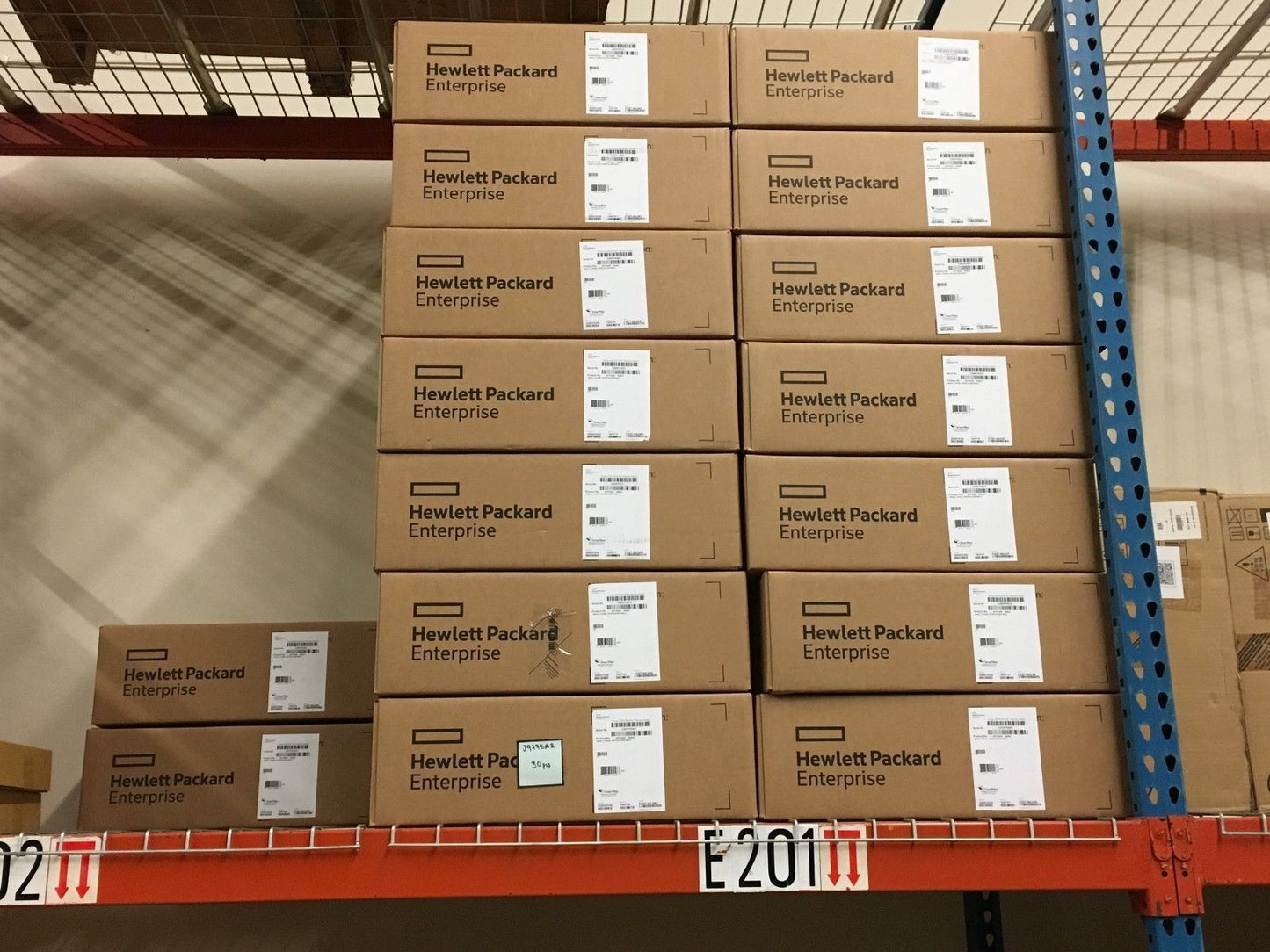 HP Aruba 8325-48Y8C FB 6 F 2 PS Switch, 48x25G SFP28, 8x100G QSFP28