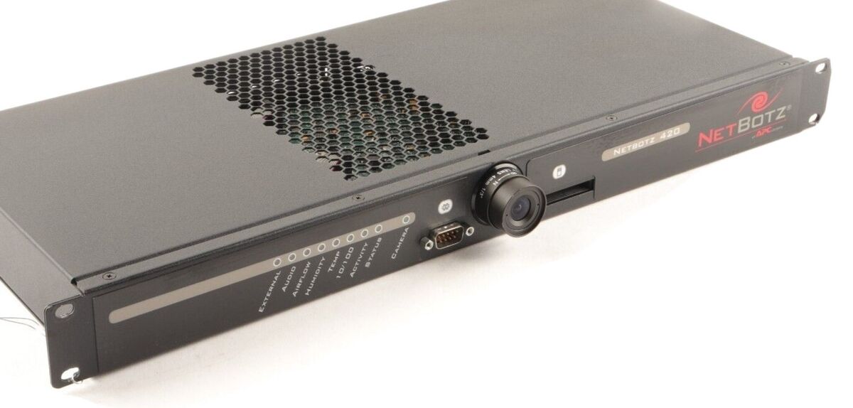 Appareil rack APC NetBotz 320 avec caméra, 100 Mbit/s, SNMP, 4 ports