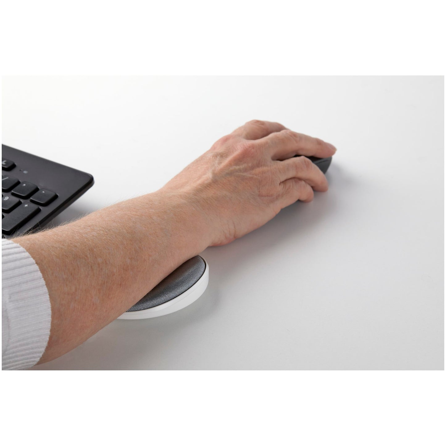 StarTech ROLWRSTRST Ergonomic Sliding Wrist Rest