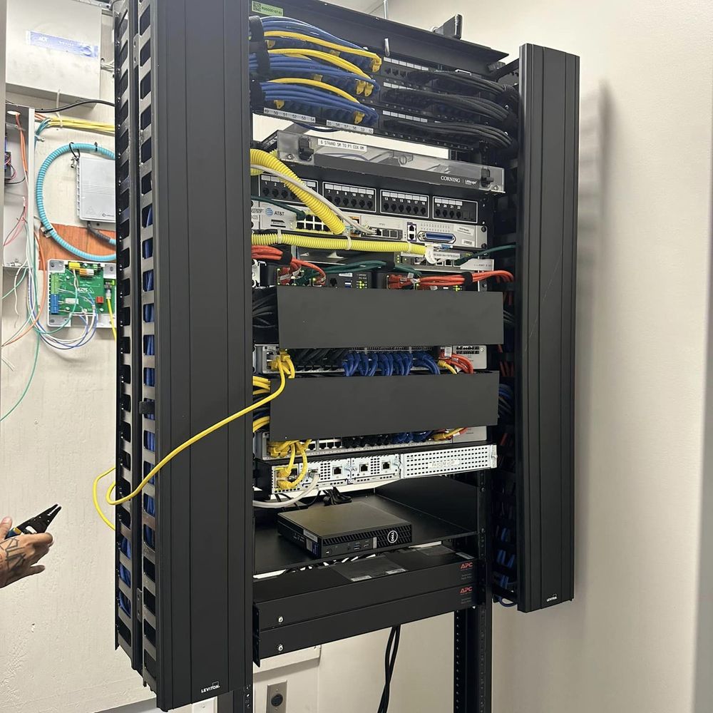 Contrat d'un an pour APC Capacity Manager pour 100 racks