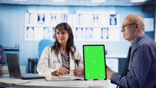 Why Retail Pharmacies Are Adopting Digital Menu Boards for Efficiency