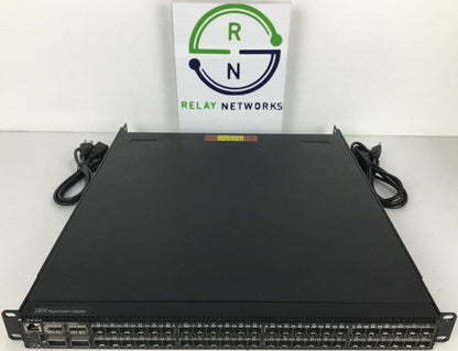 Commutateur IBM SAN48C-6 32G FC avec 24 optiques, 48 ​​ports, 1 RU