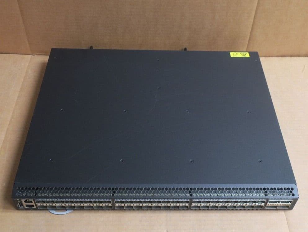 Commutateur IBM SAN48C-6 32G FC avec 24 optiques, 48 ​​ports, 1 RU