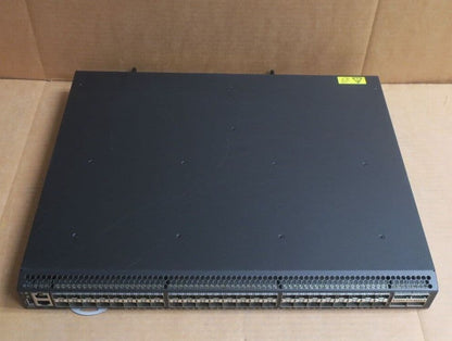 Commutateur IBM SAN48C-6 32G FC avec 24 optiques, 48 ​​ports, 1 RU