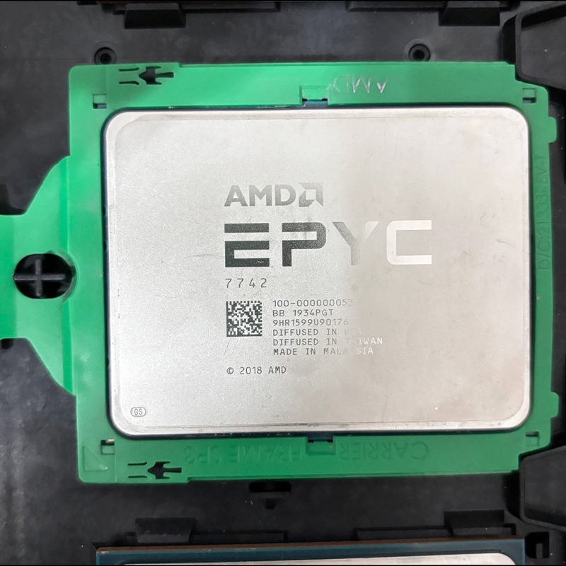 Processeur serveur AMD EPYC 7742 64 cœurs 2,25 GHz