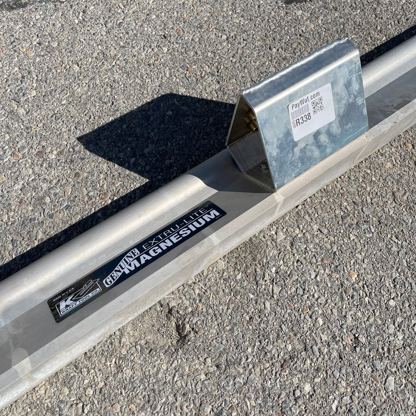 KRAFT TOOL CO. Extru-Lite Magnesium Paver 123.5” handle 144” x 4.5” screed CC291