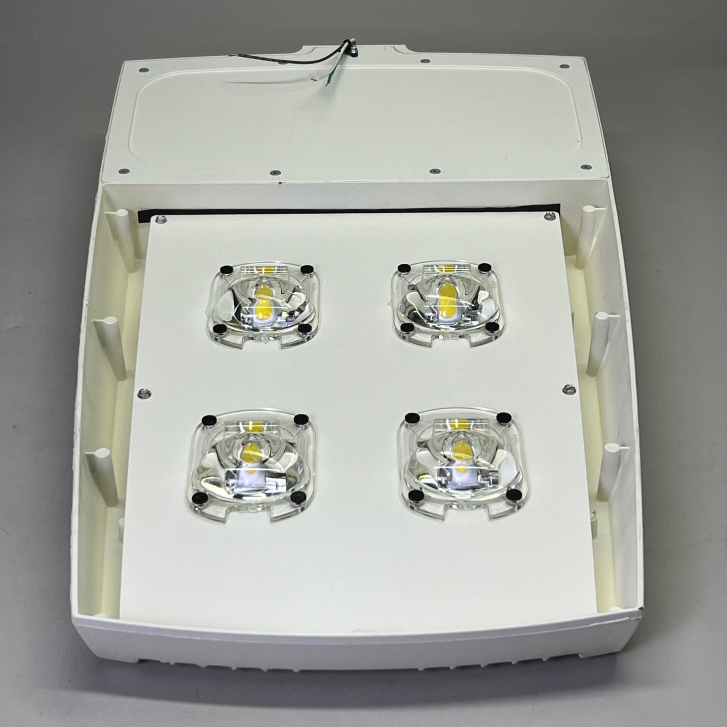 COOPER LIGHTING SOLUTIONS Area Light 120-277V 50/60Hz Sz 32.5" L X 17" W White