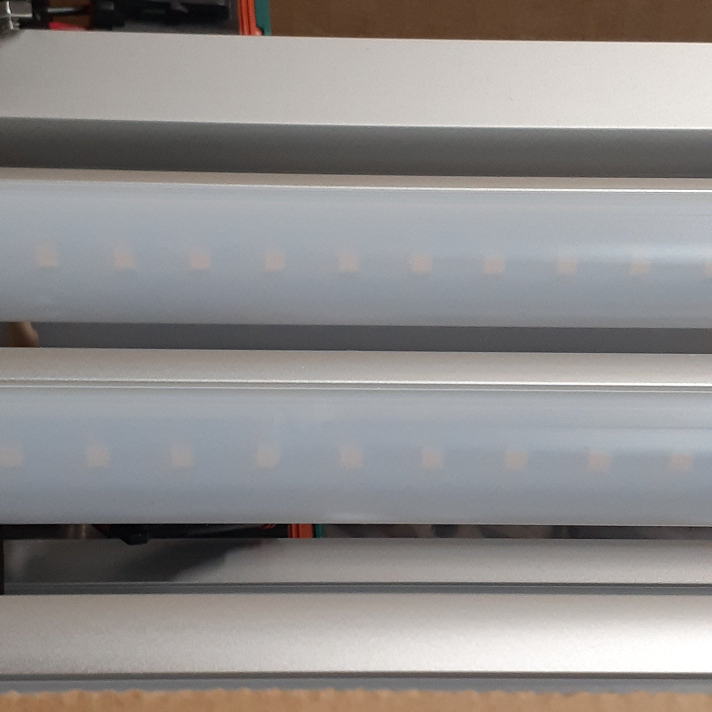 I2SYSTEMS (10 PACK) Indoor LED Linear Lighting System 48” with Wall Mounts E465738 (New)