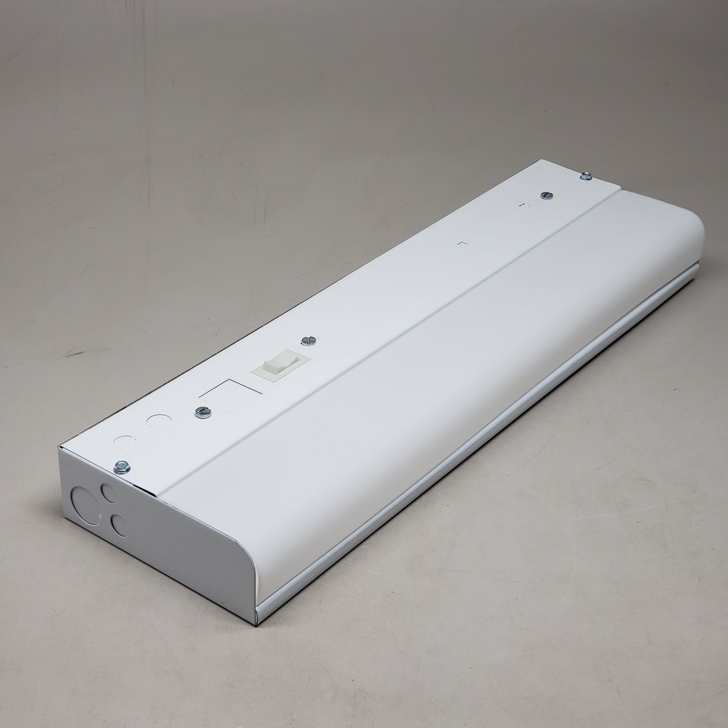 MOBERN LIGHTING 18" Shallow Undercabinet 10W LED DMV 35K RS
