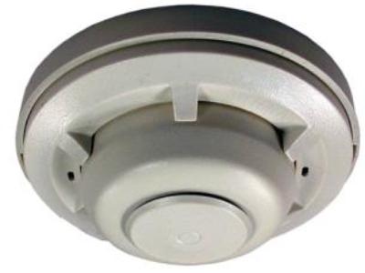 The BOSCH 5601P heat detector features a fixed-temperature threshold of 135°F and includes a rate-of-rise detection mechanism. Engineered to respond quickly to abnormal heat increases, this single-contact unit is ideal for early fire detection in commercial and industrial environments.