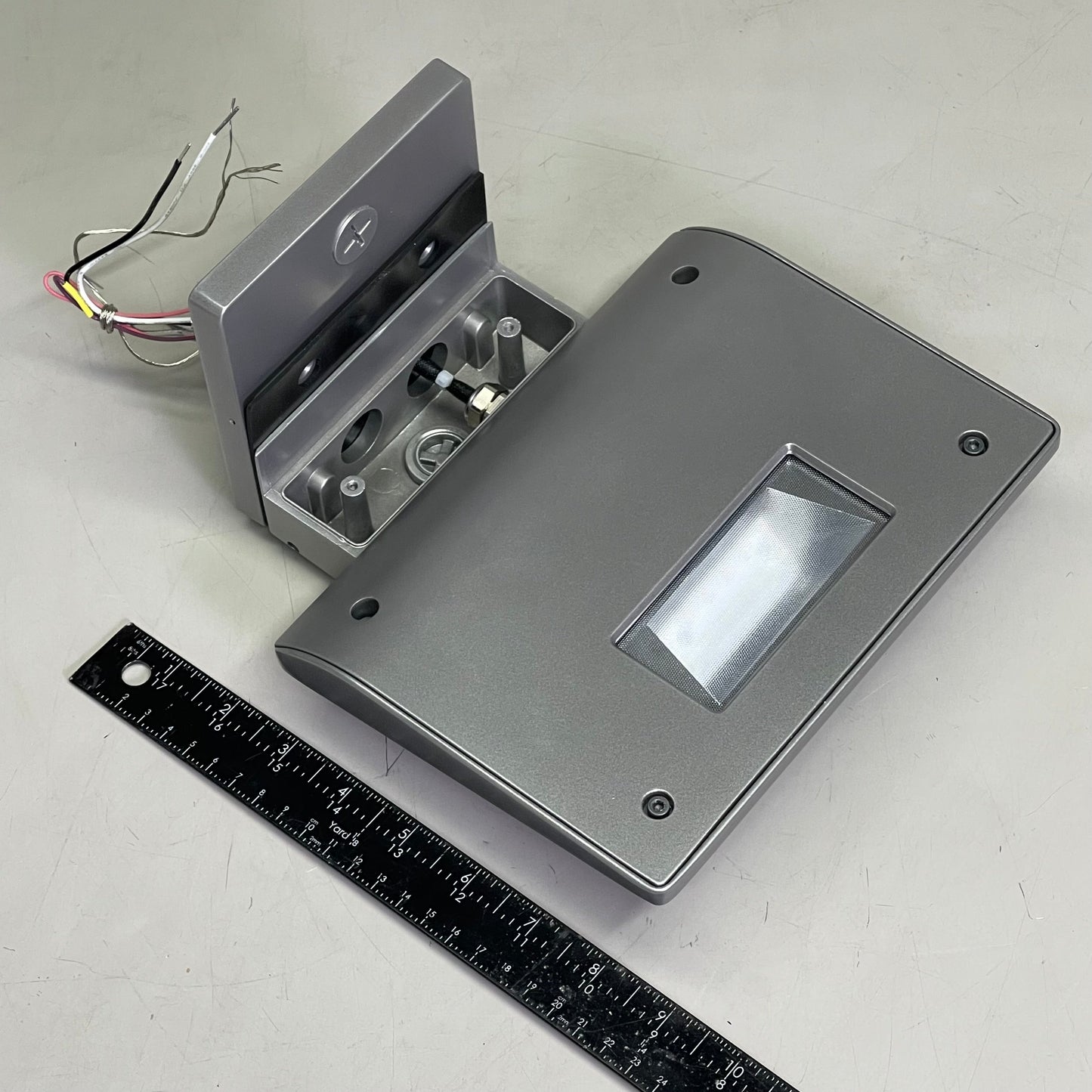 ENDURANCE WAC LIGHTING Hawk LED Flood Light Wall Pack 27W Graphite WP-LED227