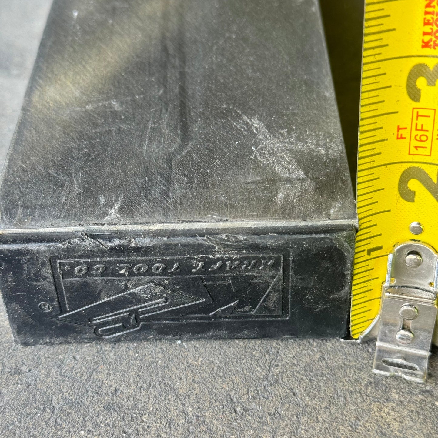 KRAFT TOOL CO. Magnesium Screed 240”x1-1/20”x3-1/2” CC620