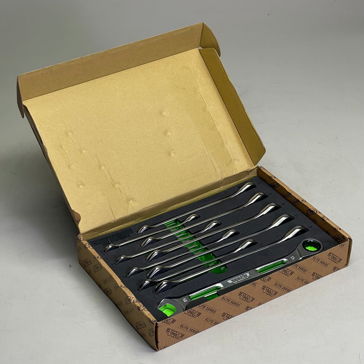 VIM TOOLS 10 Piece Slim Angled Ratcheting Wrench Set 10mm-19mm Steel SAR100