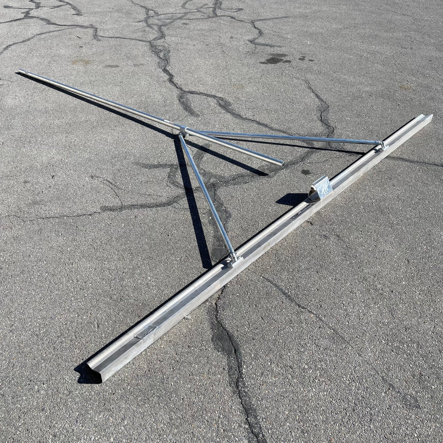 KRAFT TOOL CO. Extru-Lite Magnesium Paver 123.5” handle 144” x 4.5” screed CC291
