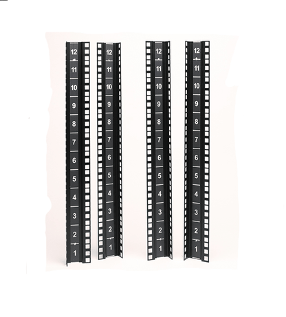 Kit de montage vertical sur rail APC NetShelter CX Mini 12U