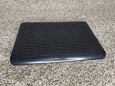 Tapis de refroidissement TARGUS Value Chill Mat gris à double ventilateur AWE61US
