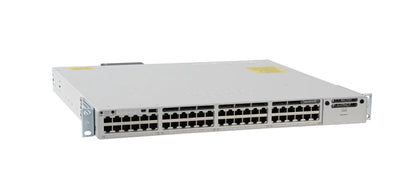 Commutateur réseau multigigabit 48 ports Cisco C9300-48UXM-1A