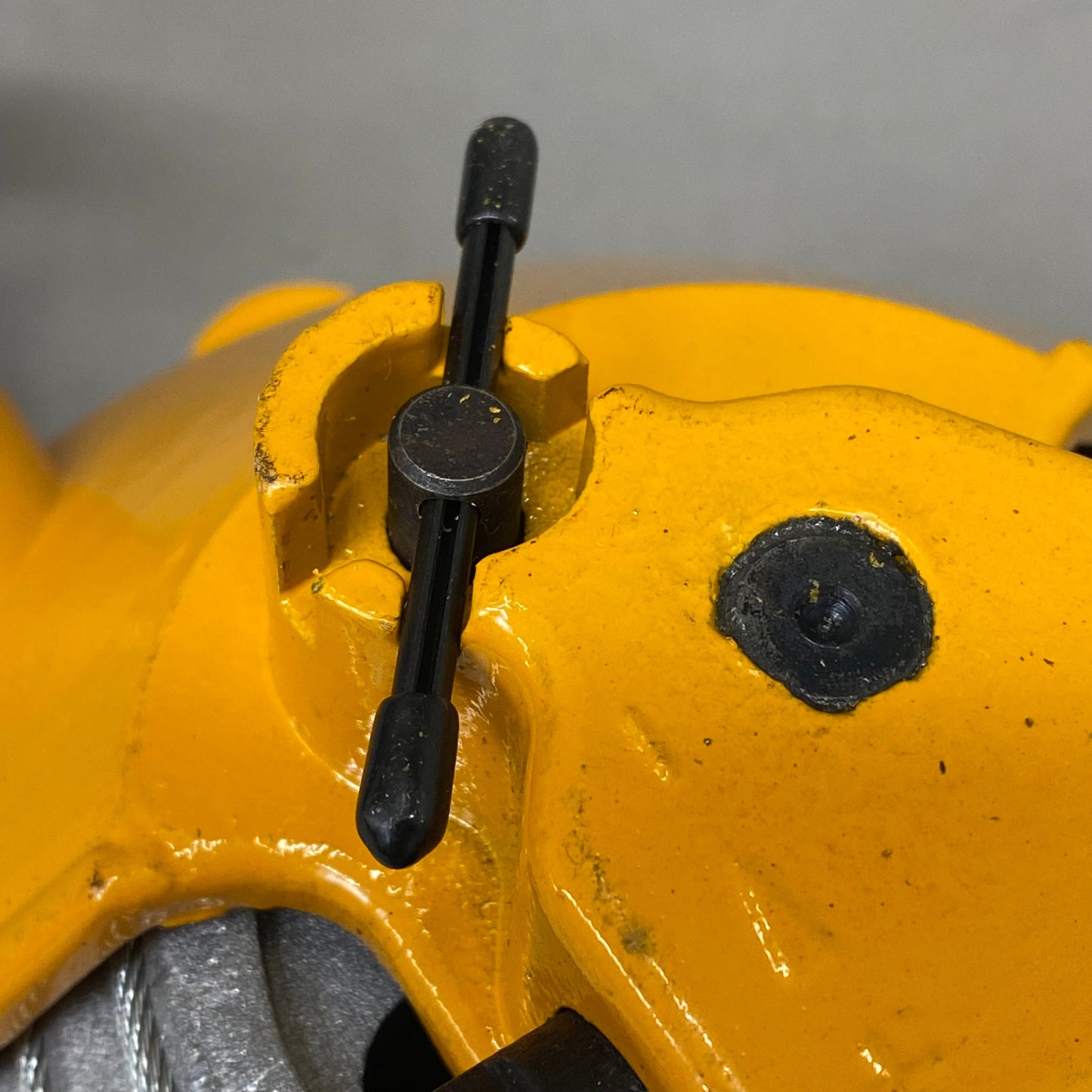 VEVOR BestEquip Spring Balancer Retractable Tool Holder 1.5m Length 20-33lbs(9-15kg) Yellow EW-15