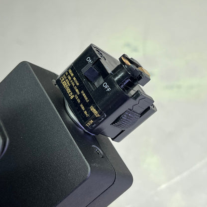 CONTECH LIGHTING Leviton Track Fixture Vert HSG 3000K CRI Black CTL8252VM3CD-B