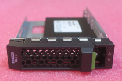 Disque SSD Cisco Enterprise Value SATA 6G 1,9 To 3,5 pouces, échangeable à chaud