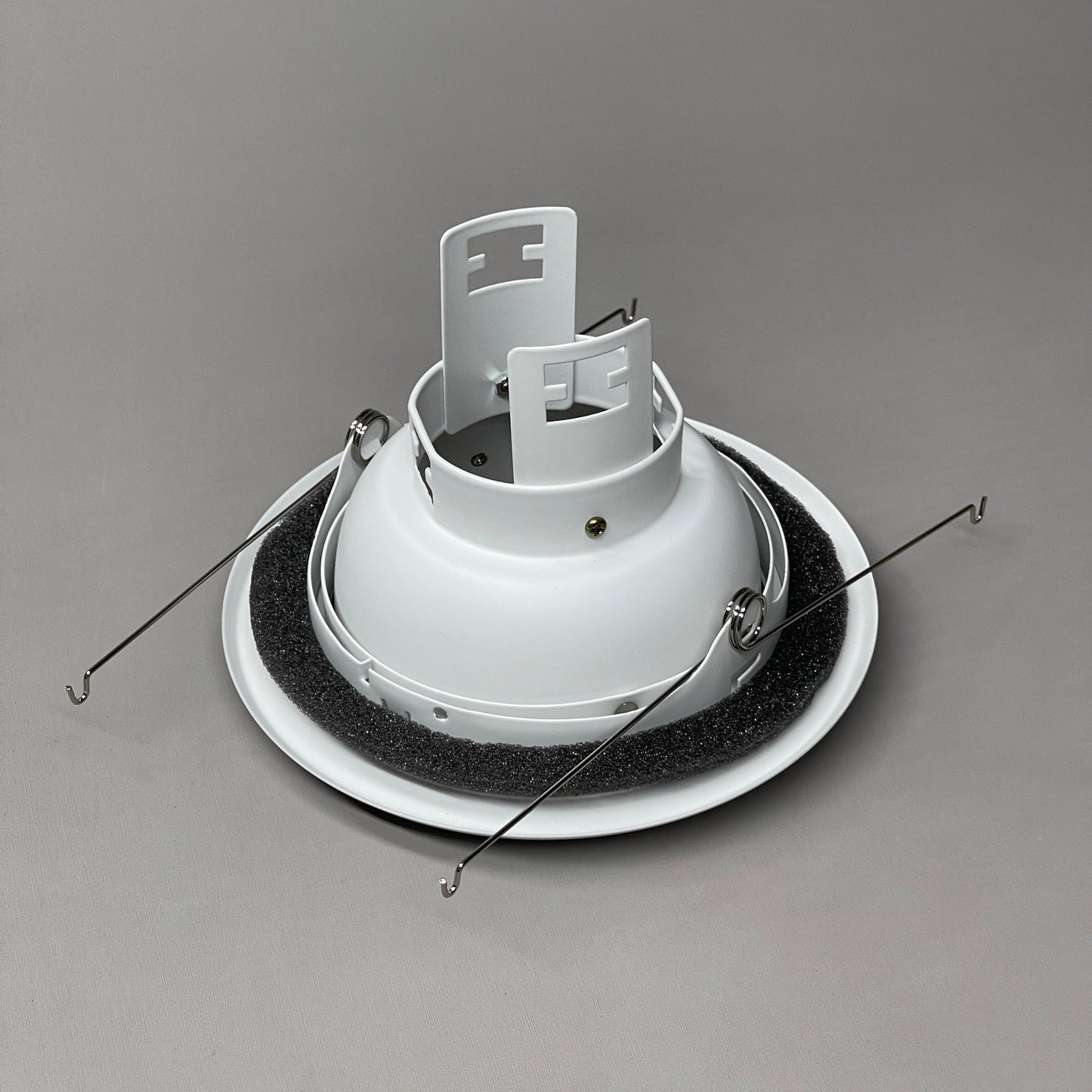 NORA LIGHTING 5" Eyeball Trim w/ Metal Trim BR/PAR30 White NT-5070 (New)