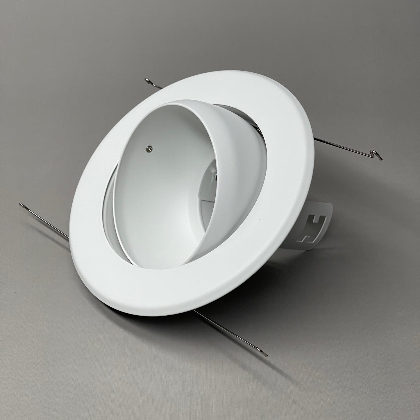 NORA LIGHTING 5" Eyeball Trim w/ Metal Trim BR/PAR30 White NT-5070 (New)
