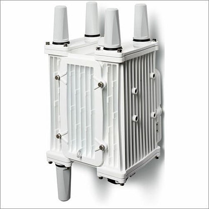 Routeur Cisco Catalyst IR8140H Heavy Duty avec PoE