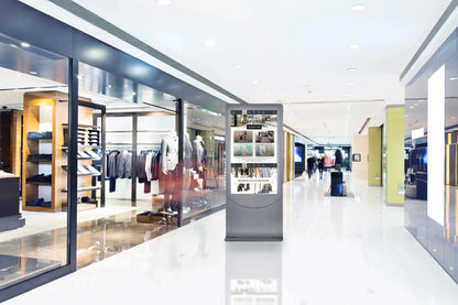 Mockup_Kiosk_Interactif_in_Shopping_Center