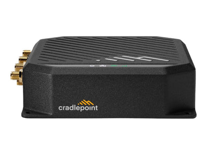 Routeur IoT Cradlepoint TU-TB04-0700C4D-NA S700 avec forfait NetCloud de 4 ans
