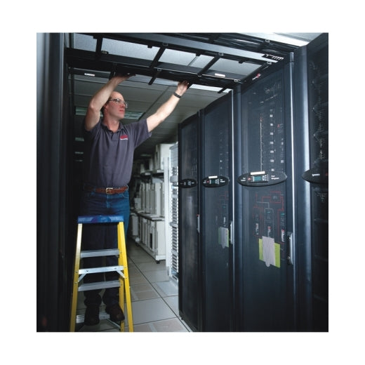 Service d'assemblage programmé APC pour 1 à 5 racks, sur site, 24h/24 et 7j/7