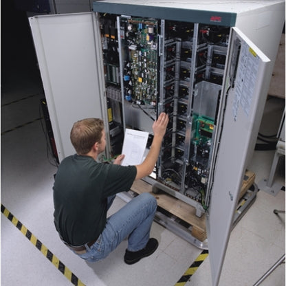 Service de remplacement APC 7x24 pour les systèmes de 501 kVA ou plus